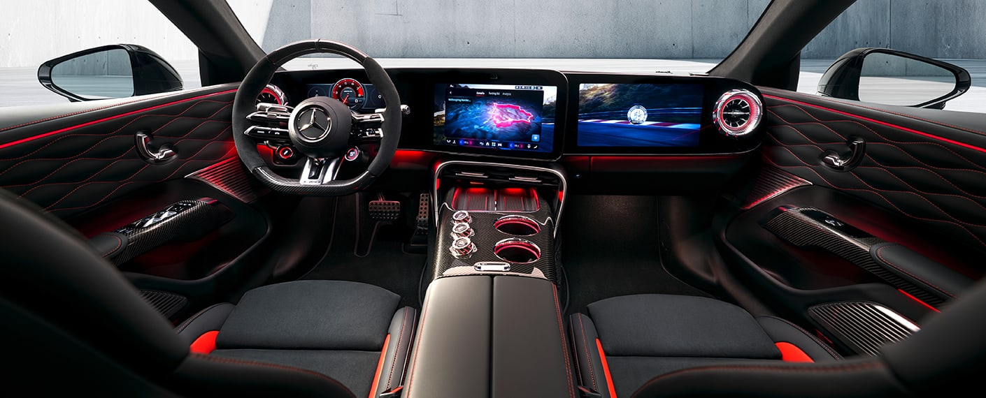 Tableau de bord de l'AMG GT 4 Portes 2027 avec l'écran MBUX Hyperscreen et les sièges actifs en cuir.
