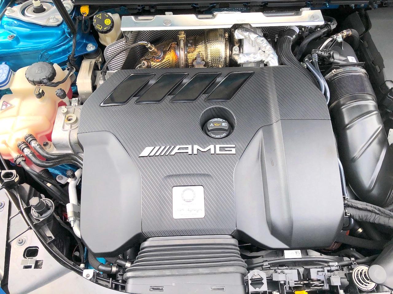 Vue détaillée du moteur de la Mercedes-AMG CLA 45 4MATIC+ 2024.