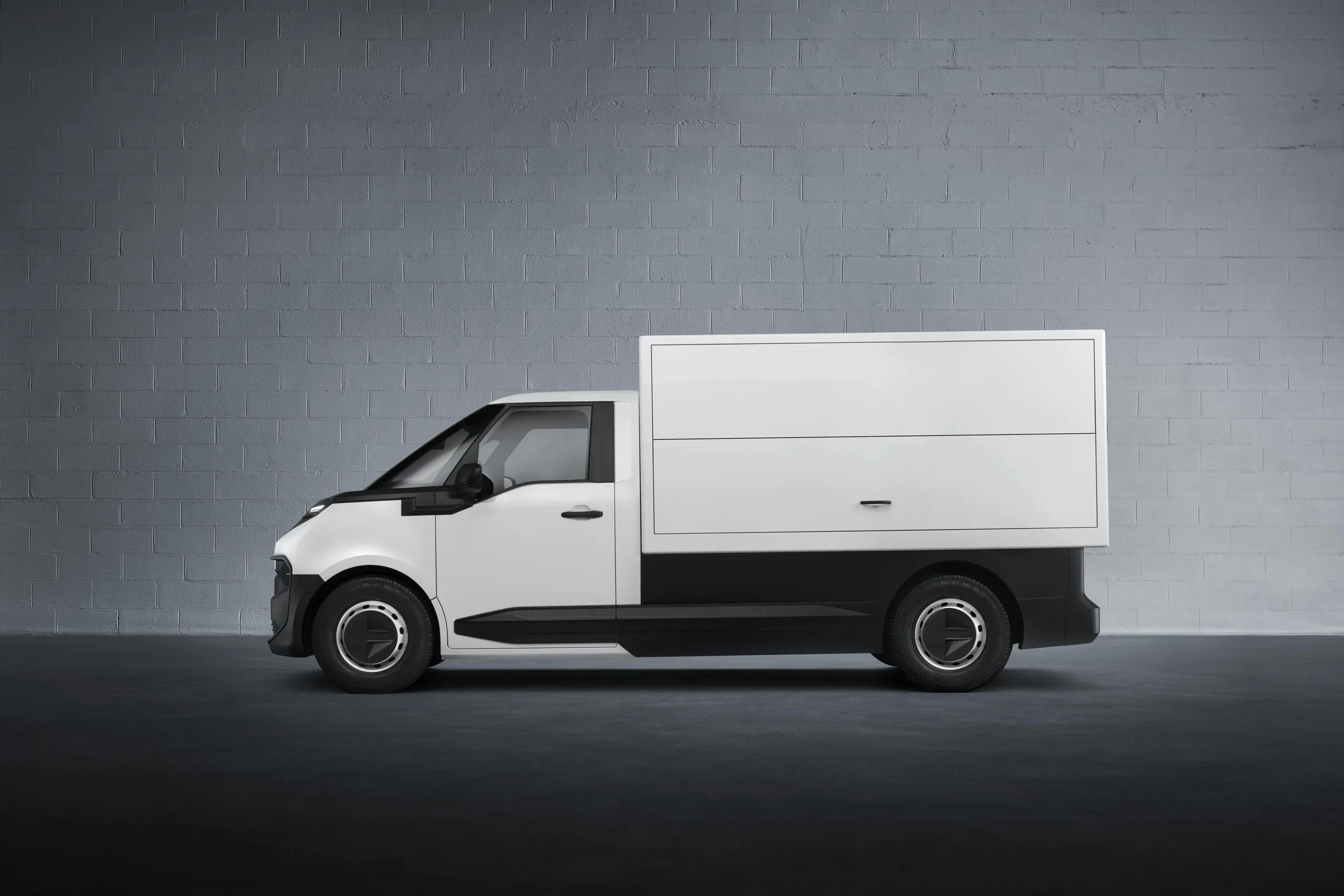 Un Flexis Cargo Van électrique blanc, au design moderne, stationné dans un environnement urbain.