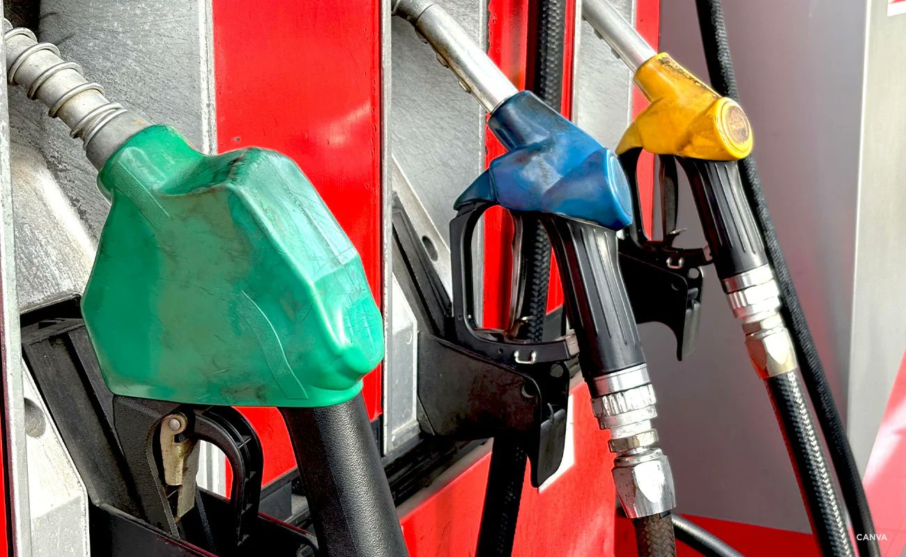 Un écran de pompe à essence affichant un prix supérieur à 2 euros le litre.