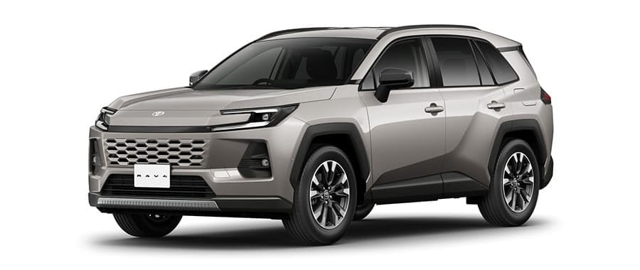 Vue extérieure du Toyota RAV4 PHEV 2025, un SUV hybride rechargeable de couleur foncée, garé dans une rue de Tokyo.