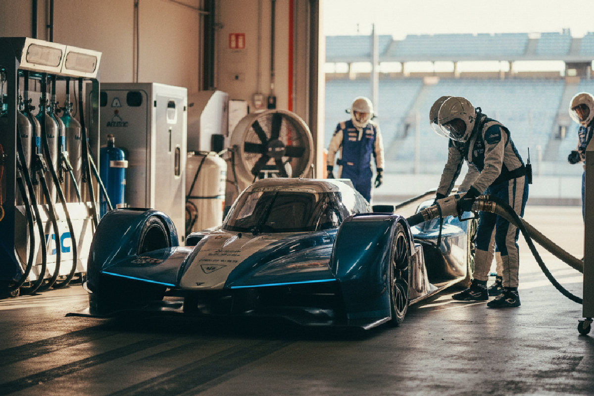 Hydrogène en course automobile : comment les bolides seront ravitaillés et quels défis logistiques restent à relever ?