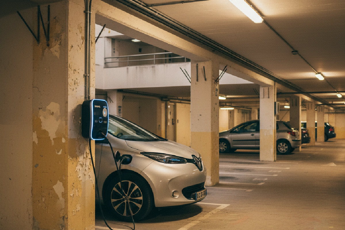Recharge en copropriété : la France accélère enfin, mais les immeubles doivent encore rattraper le retard