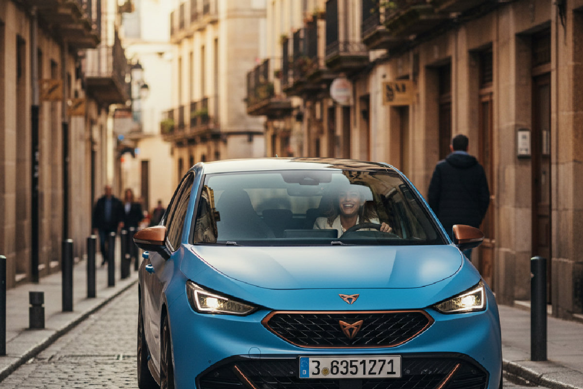Essai Cupra Raval VZ : la citadine électrique qui fait sourire en ville
