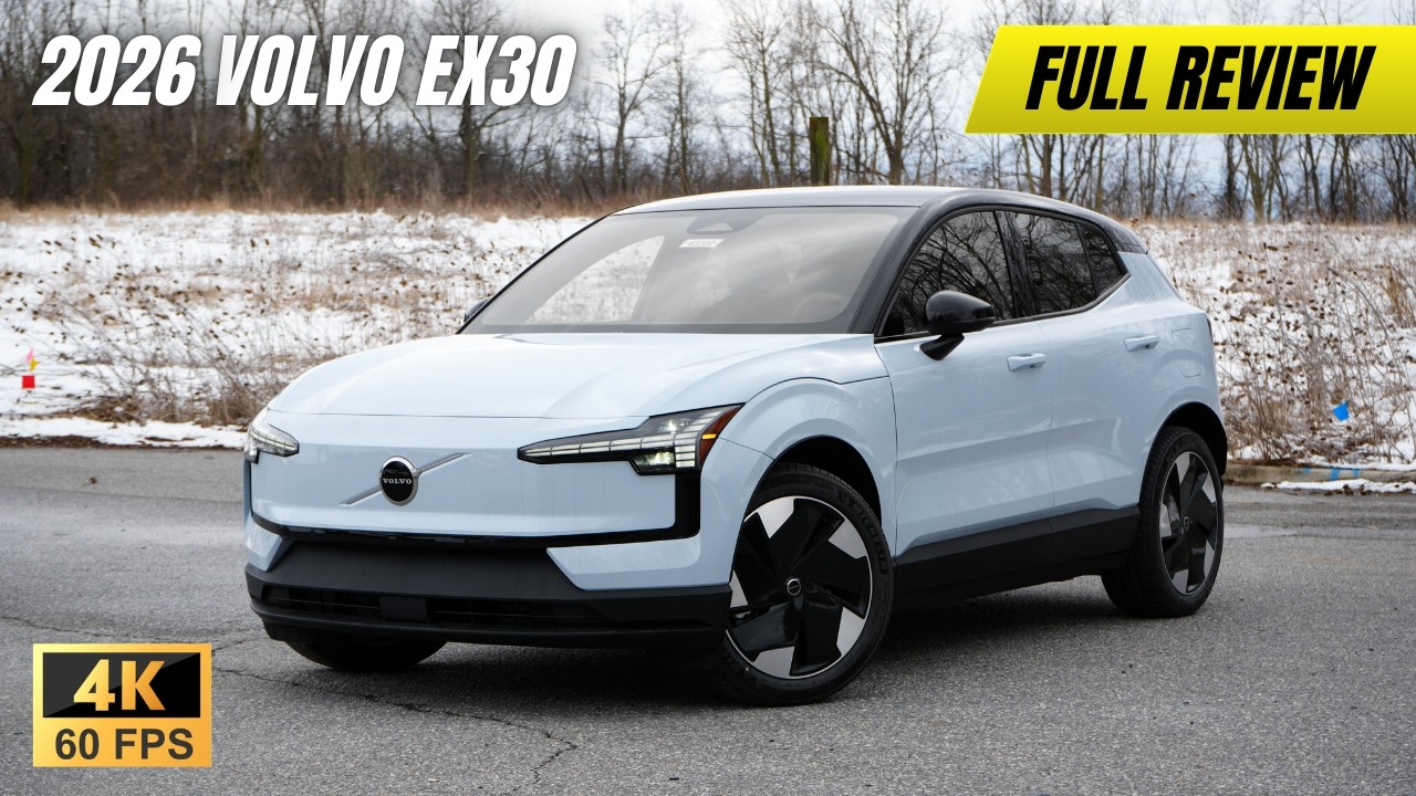 Une voiture crossover électrique futuriste et élégante, garée dans un environnement urbain moderne.