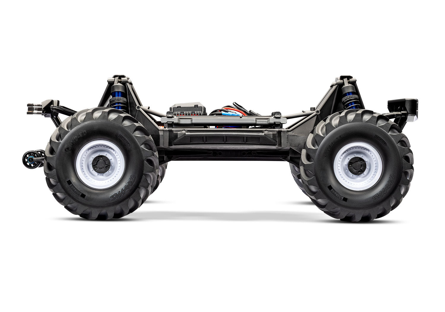 Image d'un Tata Nexon modifié, montrant sa suspension renforcée et son châssis robuste, prêt pour le tout-terrain.